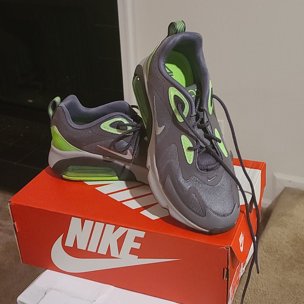 Air Max 200 WTR with box